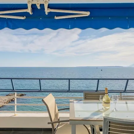 Apartment Colombier 5 *